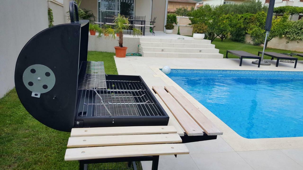 Villa Elysium - Beautiful Family House With Heated Pool Kastela Exterior photo