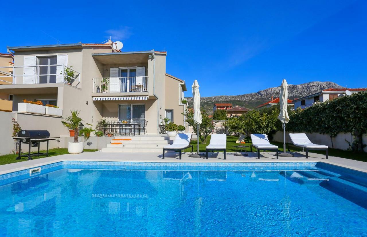 Villa Elysium - Beautiful Family House With Heated Pool Kastela Exterior photo
